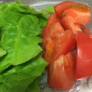 サンチュとトマトのサラダ